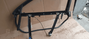 Mechanizm podnośnik szyby ramka lewy przód Audi A4 B6 8E0837629 2