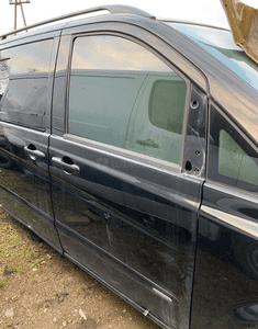 mercedes  VITO VIANO 639 drzwi prawe czarne c197 6