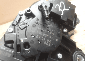 SILNICZEK WYCIERACZKI TYŁ VW TOURAN nr 1T0955711C / 0390201598 2