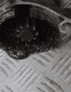 AUDI A6 C6 A4 B7 2.0 TDI ROZRUSZNIK 03G911023A 2