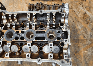 Glowica 078103373AH Zawory Szklanki LEWA V6 2.4 2.8 AUDI A4 B6 A6 C5 VW Passat Skoda 6