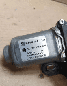 SILNICZEK WYCIERACZKI SKODA FABIA 2 5j9955711A 3