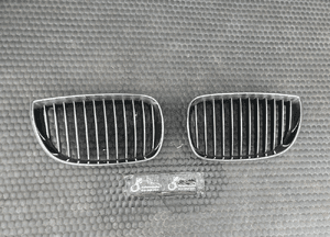Kratka 7128613 7128614 7906809 Atrapa Nerki Nerka Gril Atrapka Zderzaka Przód M-Pakiet BMW 1 E81 E87 2