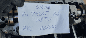 Silnik słupek blok silnika VW Passat B6 1.9 TDI BKC 10