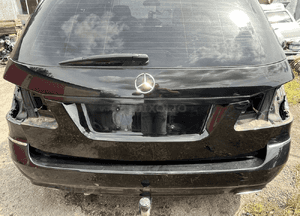 Mercedes W212 kombi klapa 197 tył oryginał w kolor 1
