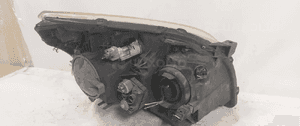 Przod przednia lampa lewa toyota avensis T25 4