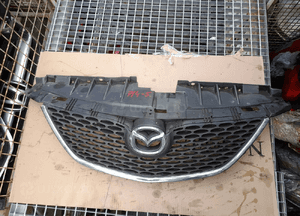 Grill  mazda mpv 2004 ATRAPA PRZEDNIA GRILL 1