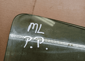 Szyba prawy przód przednia prawa Mercedes ML W163 A1637200218 6
