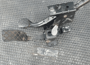 Pedał 1J1721111C Pedały Hamulca Gazu Stelaż Mocowanie Europa VW Golf IV 4 Seat Leon I 1 Audi A3 8L Skoda 6