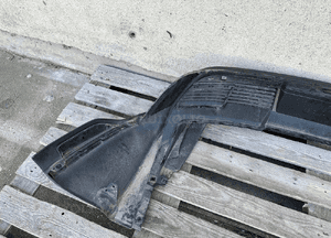 Zderzak tył tylny spoiler dół porsche taycan cross turismo 9J0 9J0807983T 4