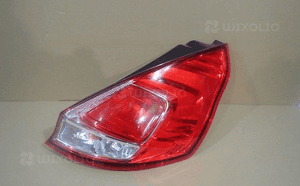 Lampa prawa tylna prawy tył ford fiesta MK7 lift 1