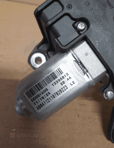 SILNICZEK WYCIERACZKI TYLNEJ OPEL ASTRA J nr 13256917 2