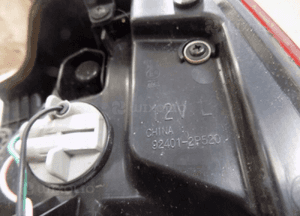 Kia sorento ii lift 2012-2015 lampa lewa tył w błotnik 6
