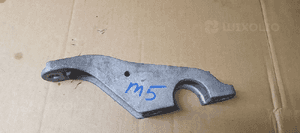 Mocowanie drążka stabilizatora lewy przód BMW M5 G30 F90 6861473 3