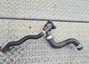 Toyota C-HR obudowa termostatu 1.8 h 1