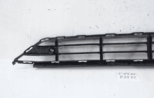Volvo XC90 ii lift 2019 kratka atrapa srodkowa zderzaka 32345820 5