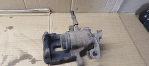 Zacisk hamulcowy prawy tył Ford Galaxy MK1 Lift 4
