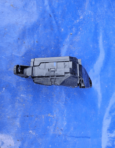 Toyota CHR C-HR 1.2 skrzynka obudowa bezpieczników 4