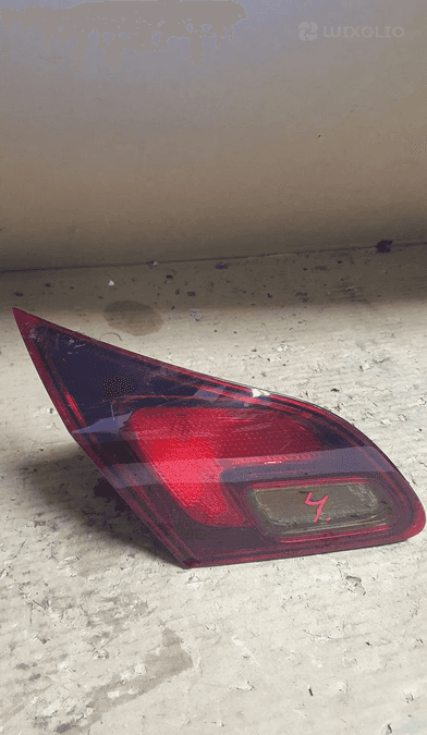 Lampa lewy tył opel astra j gtc 2