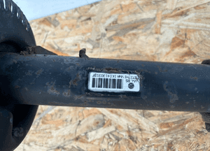 VOLKSWAGEN GOLF VI Zwrotnica Amortyzator R - 16524 4