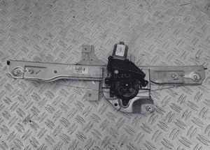 Elektryczny podnośnik szyby prawy przód citroen peugeot 208 9673154380  !!! 1