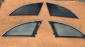 MERCEDES r 251 szyba karoseryjna tylna boczna 1