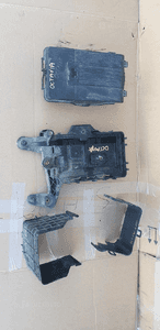 Obudowa podstawa akumulatora Skoda Octavia II 1K0915333C 1K0915335C 1K0915336B 1