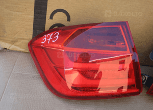 Lampa tył tylna prawa lewa bmw F30 w błotnik 2