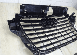 Grill atrapa audi A3 8V sedan 3V5853651B 12