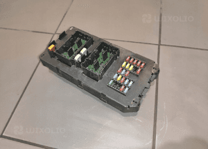 JEEP COMMANDER XK XH 3.0 GRAND CHEROKEE WK WH SKRZYNKA BSI 56049916AA BDB 2