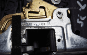 Zamek drzwi lewych A2307200735 keyles go mercedes sl R230 eu europa 4