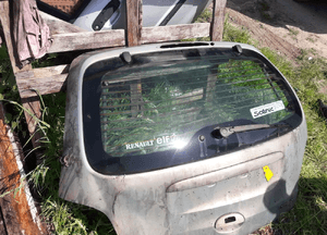 Renault Scenic 01r  Szyba tylna tył otwierana 3