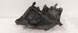 Przod przednia lampa prawa toyota avensis T25 5