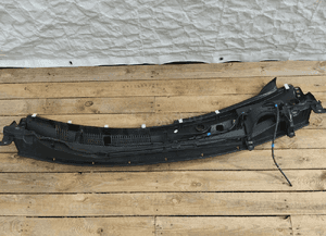 Podszybie plastikowe toyota yaris iv 4 uk 24R 55708-K0090 2