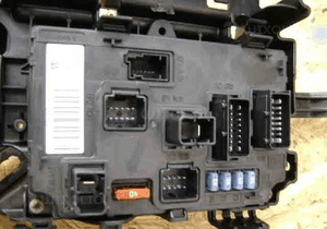 Peugeot 407 05 skrzynka modul BSC A02 2
