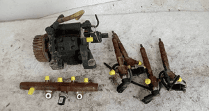 RENAULT NISSAN 1.5 DCI pompa wtryskowa wtryski komplet 8200821184 / 8200842205 1