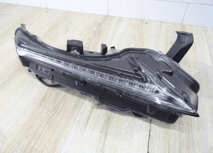 Lexus NX 200 halogen prawy led EU lewy 2