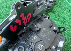 Zamek dociąg drzwi soft close bmw 6 G32 2