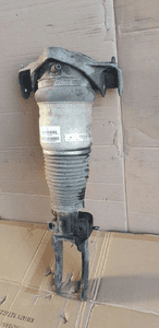 Amortyzator mcperson prawy przód przedni VW Touareg 7L 7L6412022AG 4