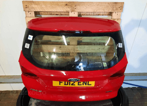 Ford focus MK3 iii 10-14 kombi kompletna klapa cb czerwony 6