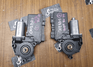 Silniczek 8E1959801B 8E1959802B Sterownik Podnoszenia Szyb Szyby Przod Przedni Europa Audi A4 B6 B7 2