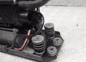 Kompresor zawieszenia  pneumatycznego bmw 5GT 37206864215-01 2