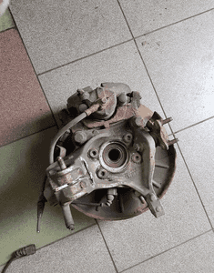 piasta zwrotnica lewa przód passat b 7 2.0 tdi