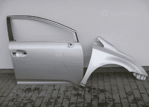 Toyota avensis T27 drzwi przednie prawe ładne 4