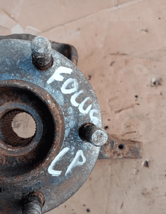 Zwrotnica piasta lewy przód Ford Focus MK2 1.8 16V 6