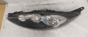 Przod przednia lampa lewa ford fiesta MK7 2