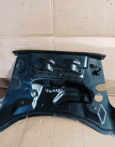 Rynna ściana podszybia VW Touareg 7L6819523A 2