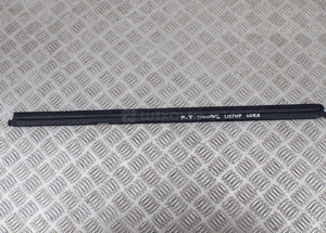 Listwa zgarniająca prawy tyłd vw tiguan 5N0839479 1