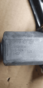 Mechanizm podnośnik szyby lewy przód BMW  E90 6927027 5