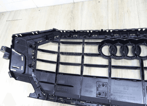 Atrapa grill audi Q8 4M8853651AL 13